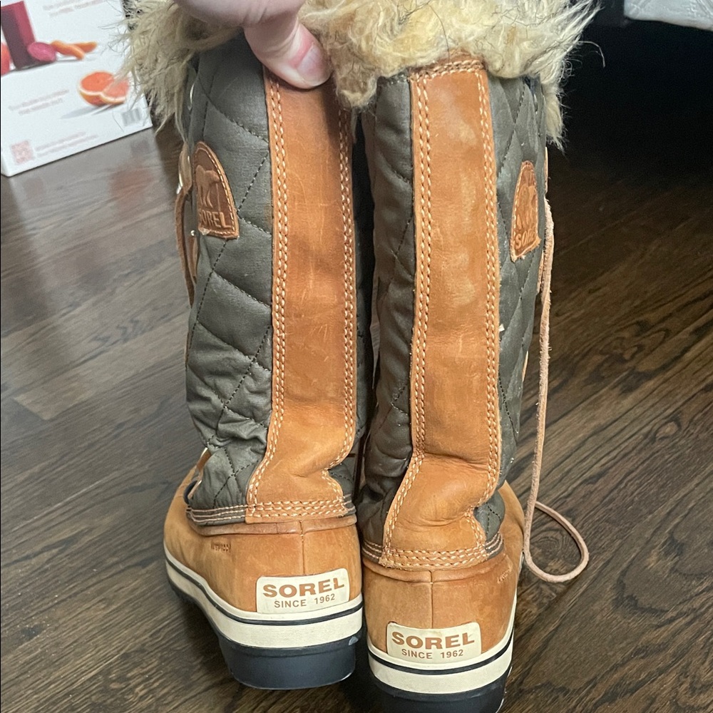 Sorel Women's Joan of Arctic Brown and Olive Quilted Winter Boots - Picture 3 of 5